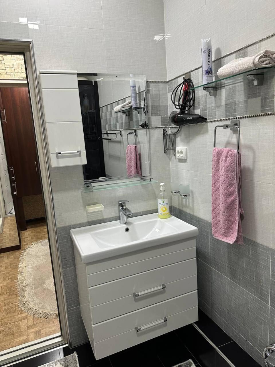 Hi-Tech Apartment In City Center 타슈켄트 외부 사진